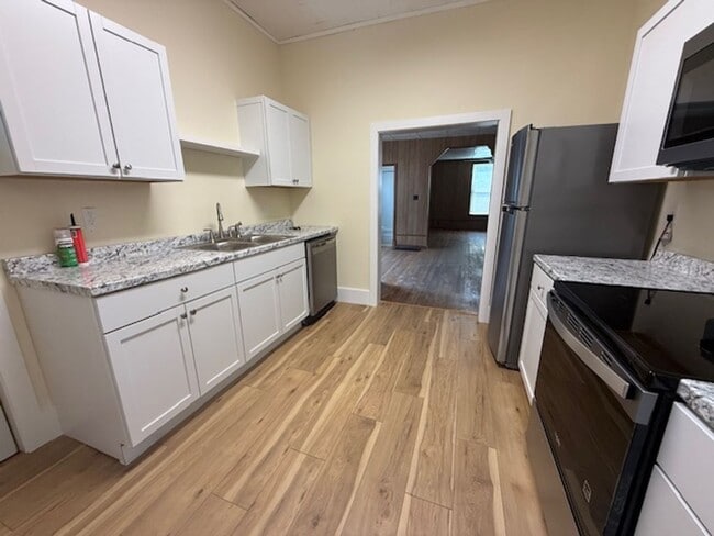 910 W Harvard St in Champaign, IL - Building Photo - Building Photo