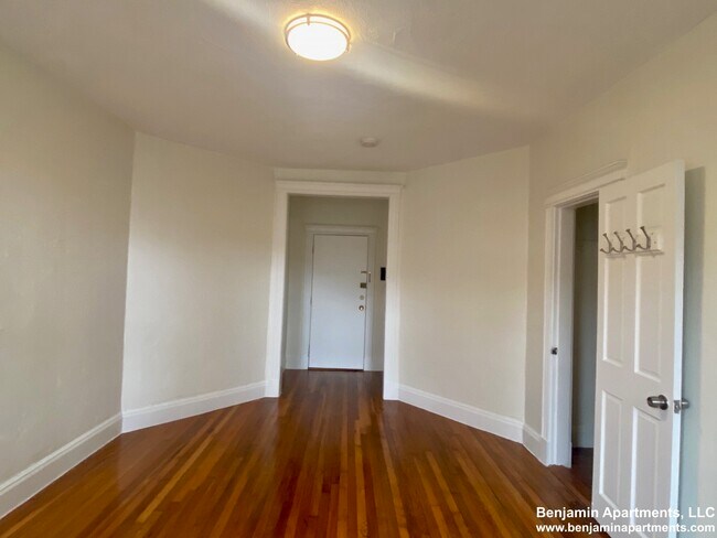 42 Brainerd Rd, Unit 11 in Boston, MA - Building Photo - Building Photo