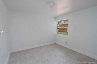 2943 SW 36th Ave-Unit -FRONT in Miami, FL - Building Photo - Building Photo