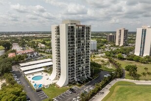 Washington Tower in West Palm Beach, FL - Building Photo