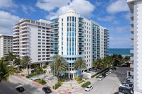 Waverly Surfside Beach in Surfside, FL - Foto de edificio - Building Photo