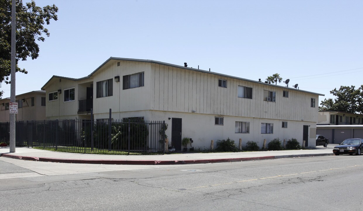 427 N Rose St in Anaheim, CA - Building Photo