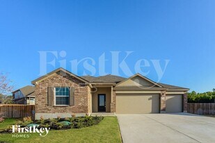 6141 Treadle in Canyon Lake, TX - Building Photo