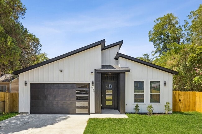 property at 2519 E Overton Rd