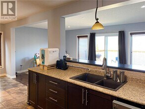 180 Huck Crescent in Kitchener, ON - Building Photo - Building Photo