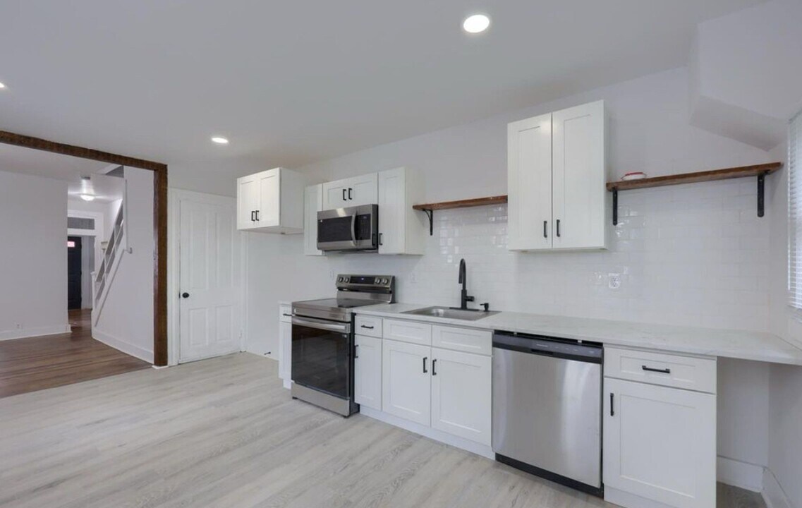 74 Howard Ave in Lancaster, PA - Building Photo