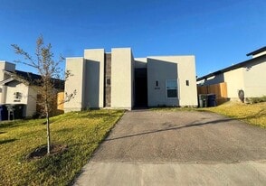 4010 Ave Fenix Dr in El Cenizo, TX - Building Photo