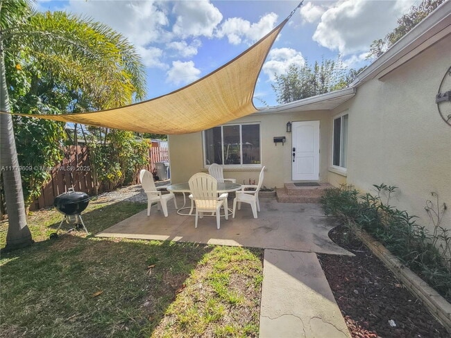 216 NE 18th Ave