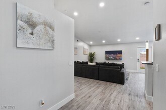 5339 Estornino Ave in Las Vegas, NV - Building Photo - Building Photo