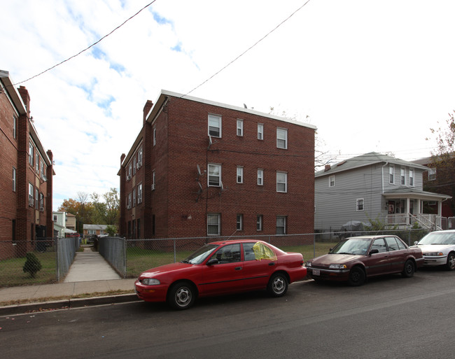 1029 48th St NE in Washington, DC - Building Photo - Building Photo