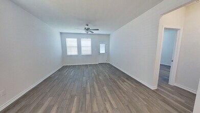 197 Nettletree Dr in Mustang Ridge, TX - Building Photo - Building Photo