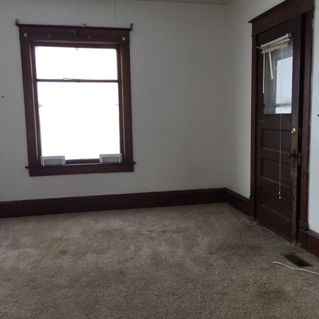 property at 319 N 4th St