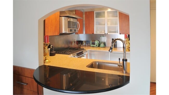 150 W 56th St, Unit 3509 in New York, NY - Building Photo - Building Photo