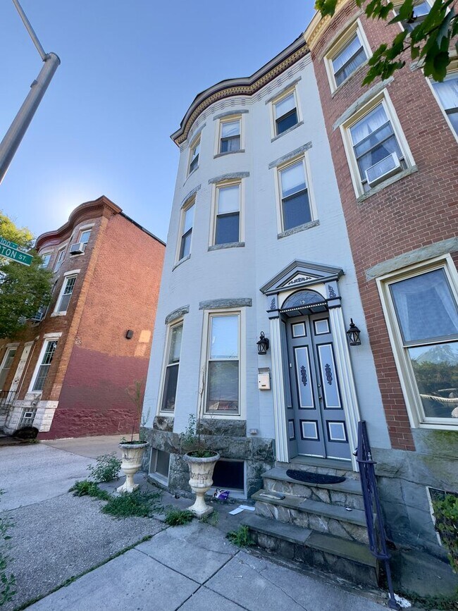 property at 19 W 27th St