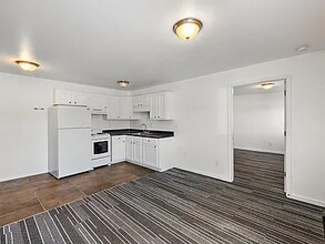 25911 Michigan Ave in Inkster, MI - Building Photo - Building Photo