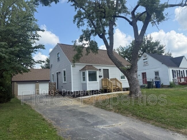 property at 1018 Urana Ave