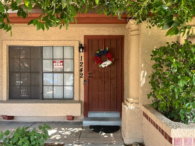property at 4901 E Kelton Ln