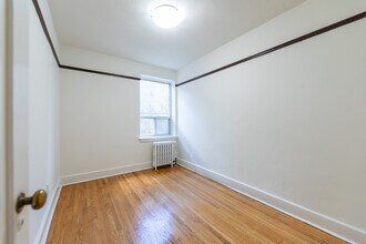 Dundonald Arms in Toronto, ON - Building Photo - Building Photo