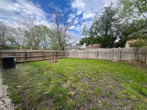 4018 Sunrise Creek Dr in San Antonio, TX - Building Photo - Building Photo