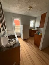 113 Victory Ave  -  Schuyler Labar, Unit First floor in Schenectady, NY - Foto de edificio - Building Photo