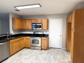 8201 Canoe Ridge Ln in Denton, TX - Building Photo - Building Photo