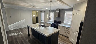 283 Mulberry in Belleville, MI - Building Photo