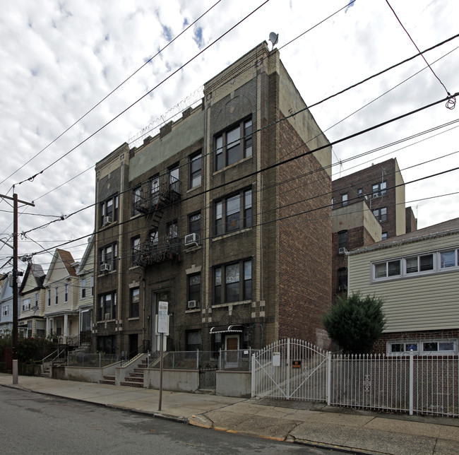 84-86 Romaine Ave in Jersey City, NJ - Building Photo - Building Photo