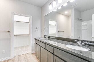 5625 McLanahan Ln in Crowley, TX - Building Photo - Building Photo