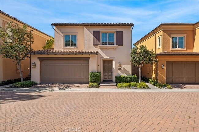 70 Brindisi in Irvine, CA - Foto de edificio - Building Photo