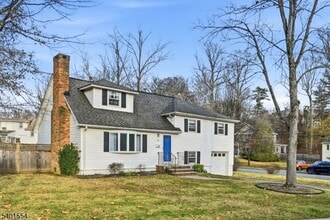 58 Dogwood Rd in Morristown, NJ - Building Photo - Building Photo