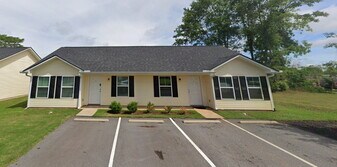 215 Walnut Hill Dr in Easley, SC - Building Photo