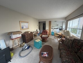 908 Cook St in Victoria, BC - Building Photo - Building Photo