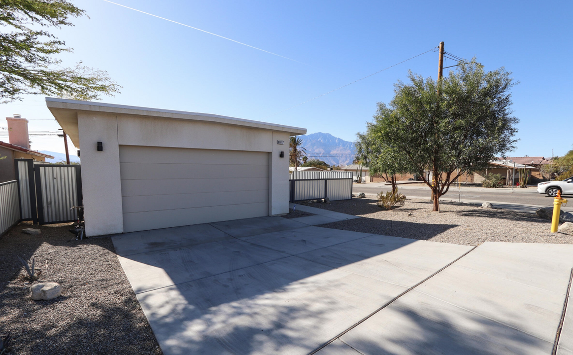 66017 Acoma Ave in Desert Hot Springs, CA - Building Photo