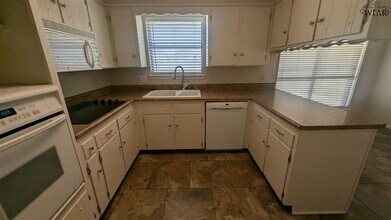 5 Anita Ln in Wichita Falls, TX - Building Photo - Building Photo
