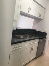 927 Riverside Dr, Unit 335 in Coral Springs, FL - Building Photo - Building Photo