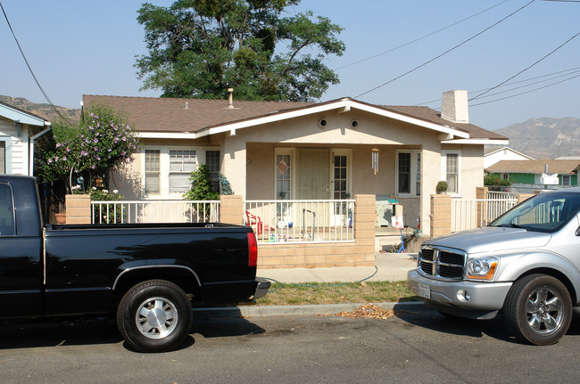 232-234 Clay St in Fillmore, CA - Foto de edificio - Building Photo