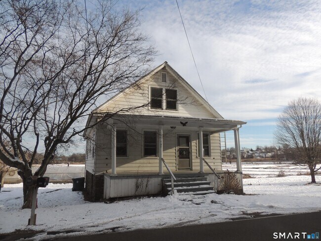 127 Hosley Ave in Branford, CT - Building Photo - Building Photo