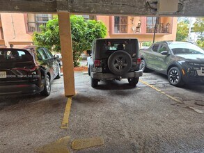 440 E 23rd St in Hialeah, FL - Foto de edificio - Building Photo