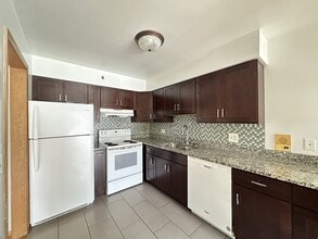 1026 S River Rd in Des Plaines, IL - Foto de edificio - Building Photo