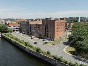 155 S River St, Unit 3C in Troy, NY - Foto de edificio - Building Photo