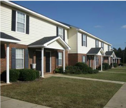 Pinebrook Apartments in Perry, GA - Building Photo