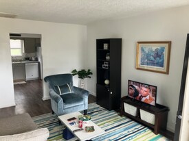 2835 Vista Ln in Nashville, TN - Building Photo