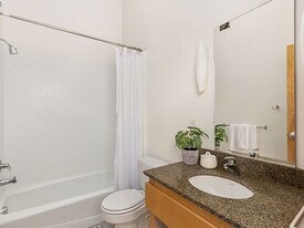 1510 SE 34th Ave in Portland, OR - Building Photo