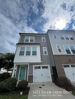 1421 Salem Creek Dr in Apex, NC - Building Photo