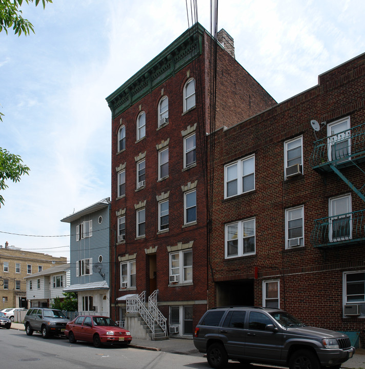 284 Van Buren St in Newark, NJ - Foto de edificio