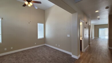 11005 Calamint Hills Ct in Henderson, NV - Building Photo - Building Photo