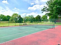 666 E Fox Hills Dr photo'