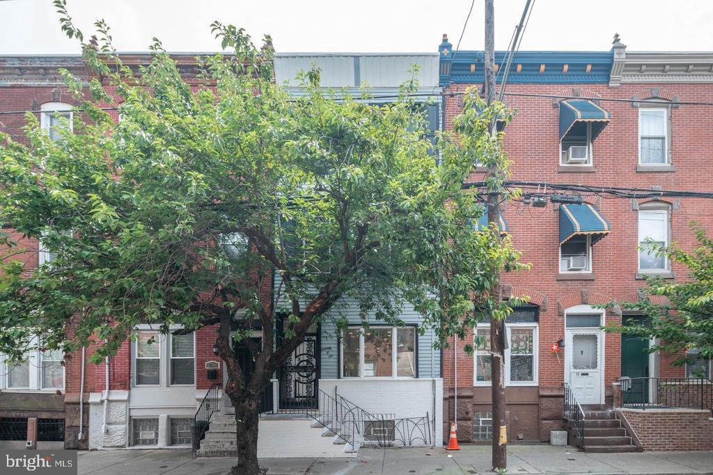 1606 Wharton St in Philadelphia, PA - Building Photo