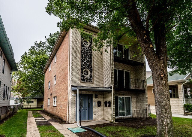 3822 N Kenneth Ave-Unit -2 in Chicago, IL - Building Photo - Building Photo