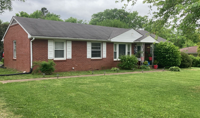 6 Lexington Dr